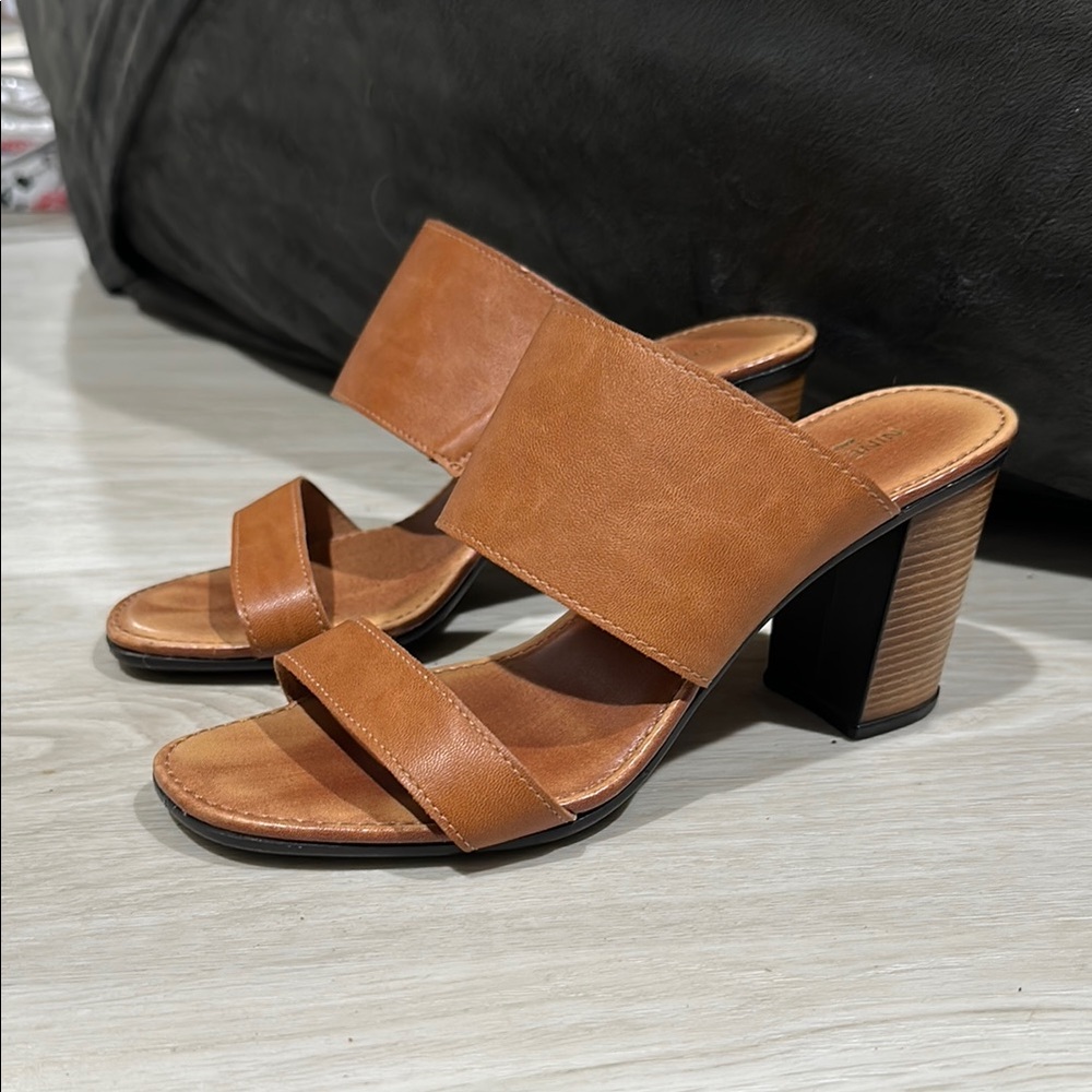Nine West Made in Italy Tan Block Heel Sandals size 6.5